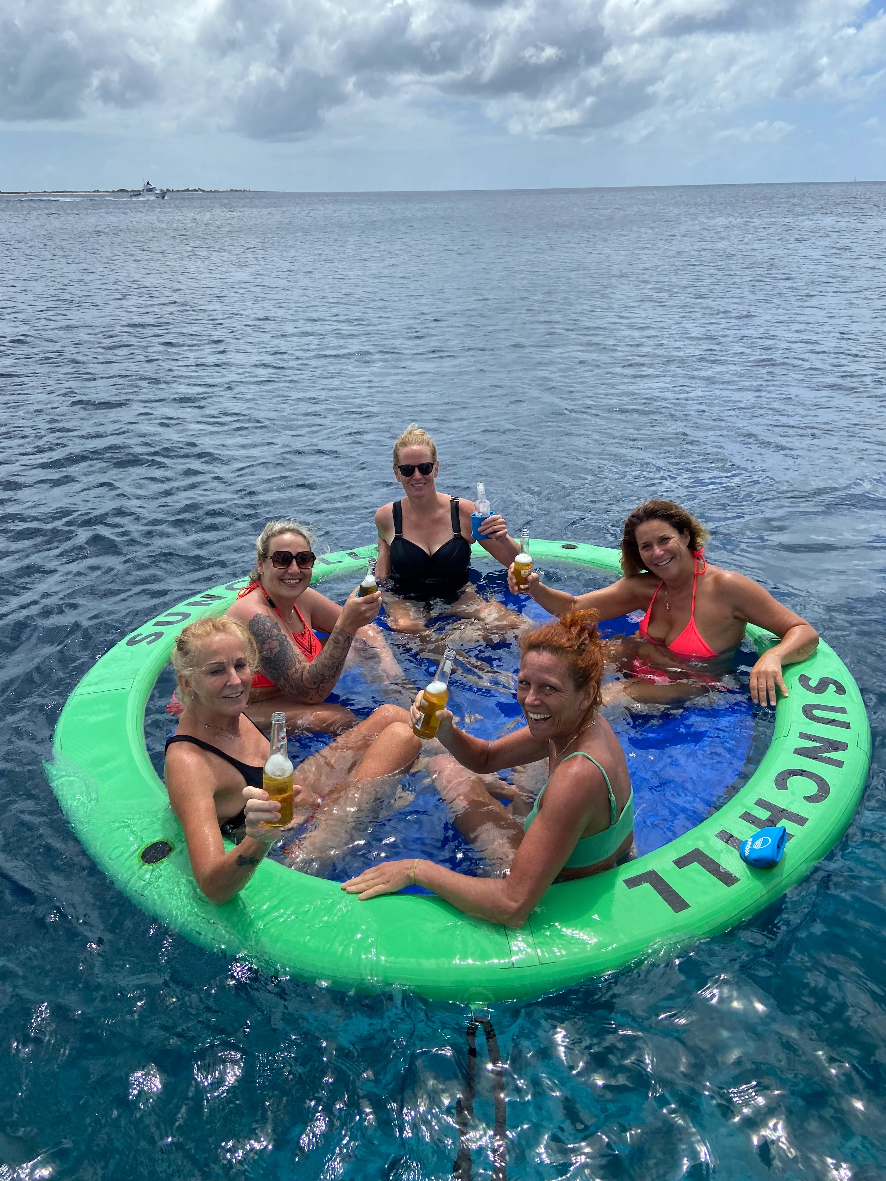 (💥NEW IN SUMMER,BUY 2 GET 2 FREE)🎁Summer water fun floating inflatable circle