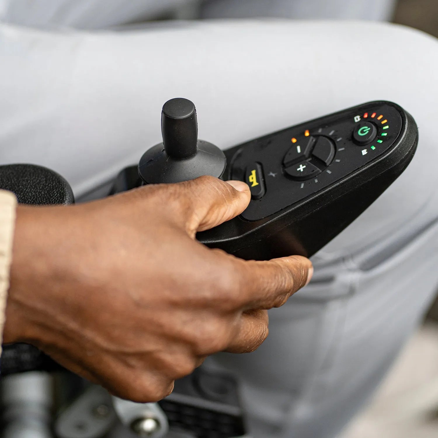 💝𝗢𝗳𝗳𝗶𝗰𝗶𝗮𝗹𝗹𝘆 𝗟𝗶𝗰𝗲𝗻𝘀𝗲𝗱 , Buy 2 Get 2 Free✨ Folding Power Chair Left- or Right-handed Control✨500-lb Weight Capacity
